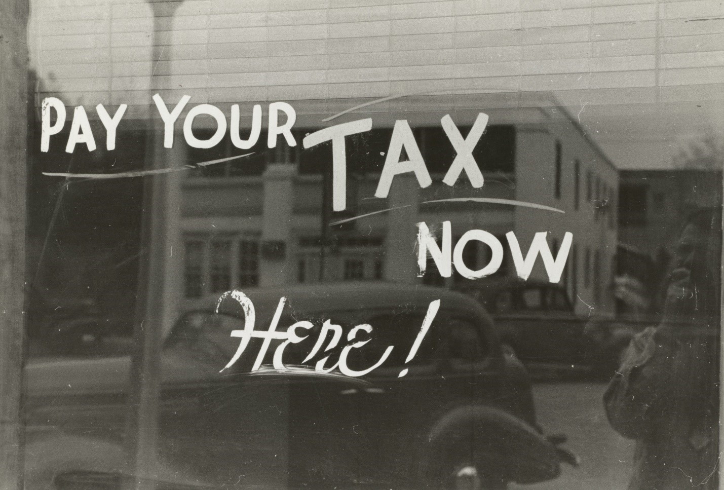 A sign for paying taxes
